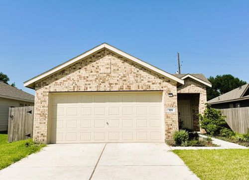 318 Riverwood Village Ln, Sealy, TX, 77474-2477 | Card Image