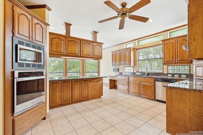 640 Woodlake Dr, House other with 5 bedrooms, 5 bathrooms and null parking in Mcqueeney TX | Image 14