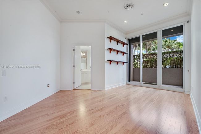 APT-101 - 13611 Deering Bay Dr, Condo with 3 bedrooms, 4 bathrooms and null parking in Coral Gables FL | Image 11