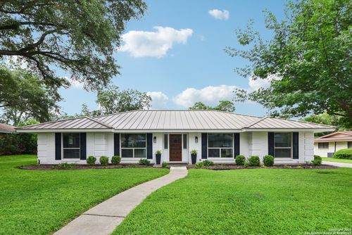 662 Weatherly Dr, Windcrest, TX, 78239-2025 | Card Image