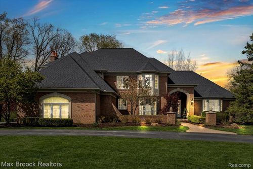 4638 Goodison Place Dr, Oakland Twp, MI, 48306-1648 | Card Image