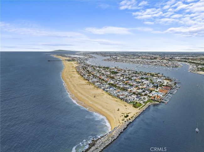 2148 E Oceanfront, House other with 5 bedrooms, 5 bathrooms and 3 parking in Newport Beach CA | Image 58
