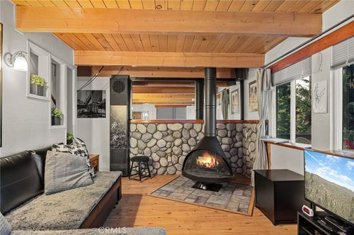 2361 Oak Dr, Running Springs, CA, 92382 | Card Image