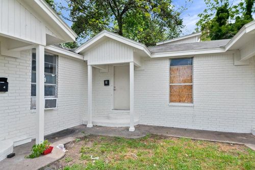 6-806 E Emily Ave, Wharton, TX, 77488-2653 | Card Image