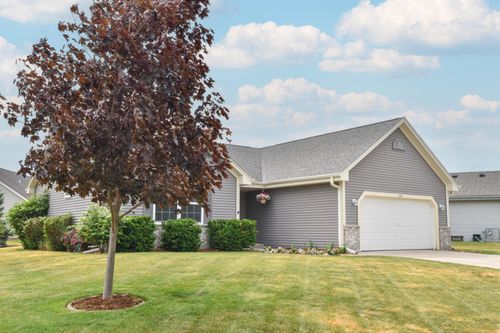 507 Sand Dr, West Bend, WI, 53095-5437 | Card Image