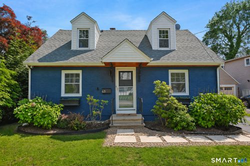 63 Henry St, Fairfield, CT, 06824-2817 | Card Image