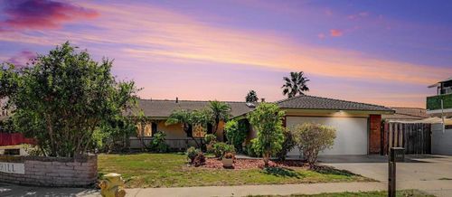 1661 Oak Hill Dr, Escondido, CA, 92027-3727 | Card Image