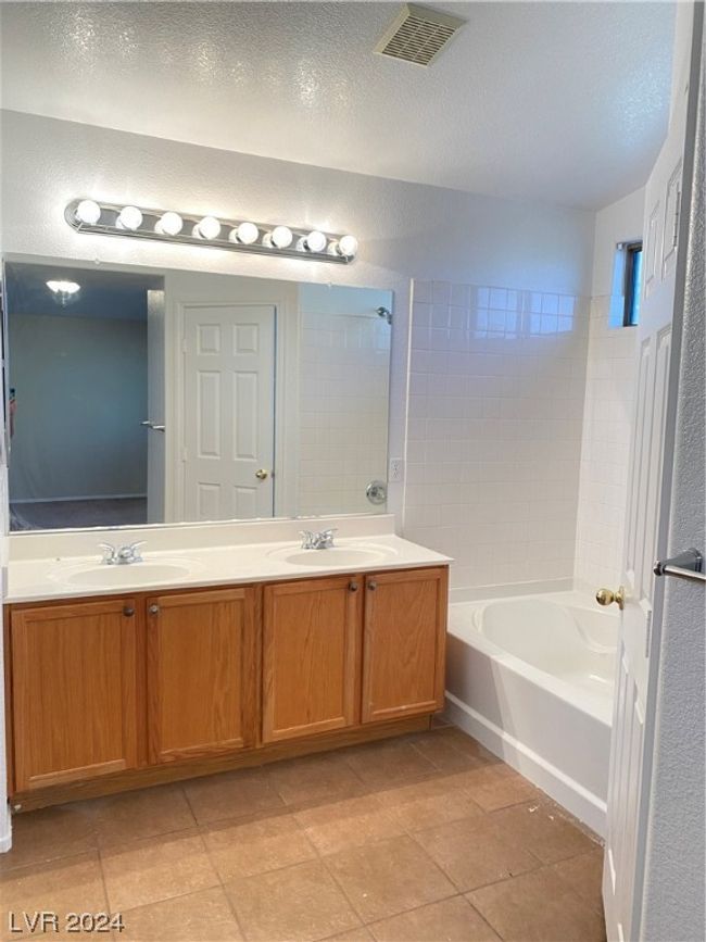 0 - 8528 Cheerful Brook Ave, House other with 5 bedrooms, 3 bathrooms and null parking in Las Vegas NV | Image 7