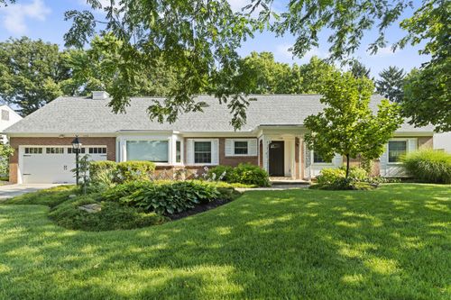 1330 Stoneygate Ln, Upper Arlington, OH, 43221-1553 | Card Image