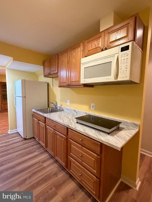 8650 Trenton Chapel Way, MANASSAS, VA, 20109-4815 | Card Image