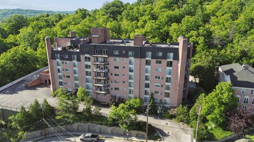 880 Rue De La Paix, Cincinnati, OH, 45220-1071 | Card Image