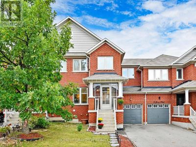 12 Yang St, Townhouse with 4 bedrooms, 4 bathrooms and 3 parking in Richmond Hill ON | Image 1