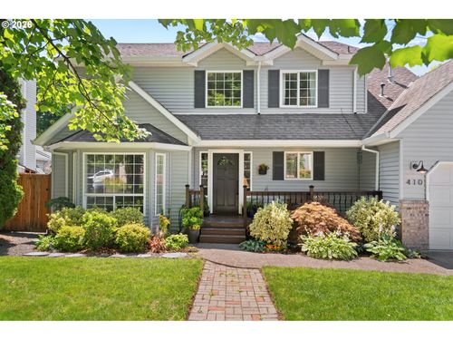410 E Brandon Dr, Newberg, OR, 97132-2300 | Card Image