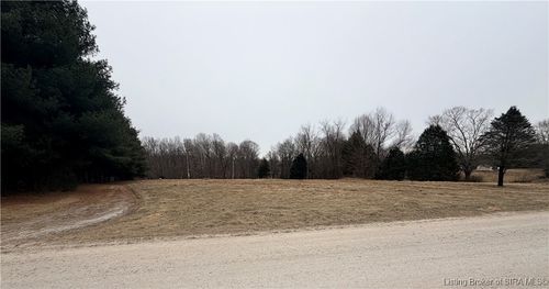 8586 S Sellers Ln, Pekin, IN, 47165-7096 | Card Image