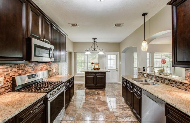 3203 Blaesser Dr, House other with 4 bedrooms, 3 bathrooms and 2 parking in Pearland TX | Image 20