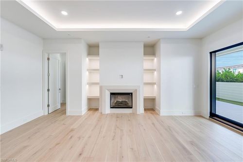 205-82 9th St, NAPLES, FL, 34102-6262 | Card Image