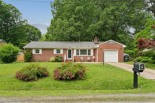 1815 Meadowview Dr, Yorktown, VA, 23693-2030 | Card Image