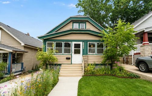 1345 N 68th Street, Wauwatosa, WI, 53213 | Card Image