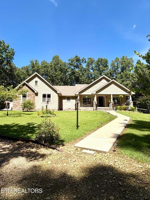 104 Bottom Dr, Monterey, TN, 38574-7092 | Card Image