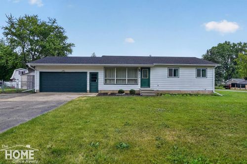 823 Tracy St, Owosso, MI, 48867-4063 | Card Image