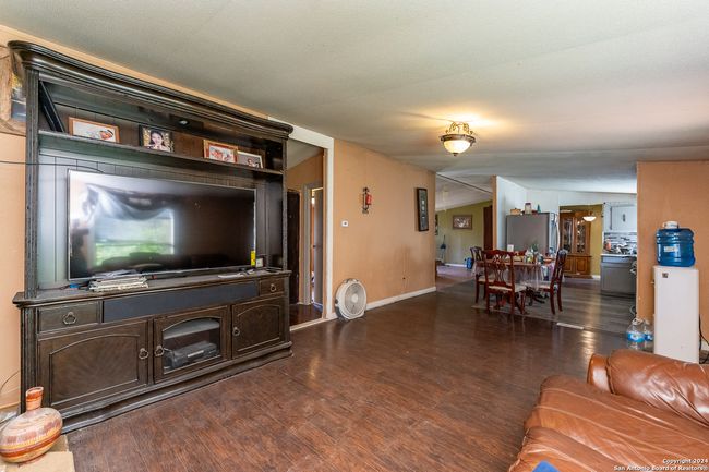 989 Oil Wl, Home with 3 bedrooms, 2 bathrooms and null parking in Pipe Creek TX | Image 18