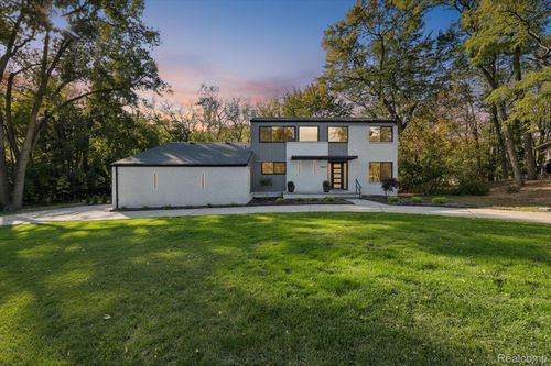 3668 Bayou Dr, West Bloomfield, MI, 48323-1903 | Card Image