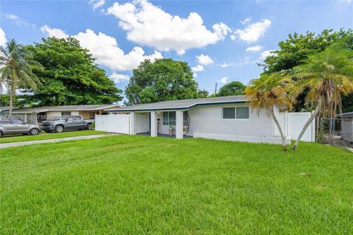 2051 Arcadia Dr, Miramar, FL, 33023-2636 | Card Image