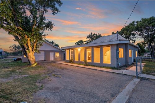 915 Gabaldon Rd, Belen, NM, 87002-7515 | Card Image