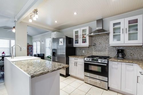 a-2404 Thornton Rd, Austin, TX, 78704-4908 | Card Image