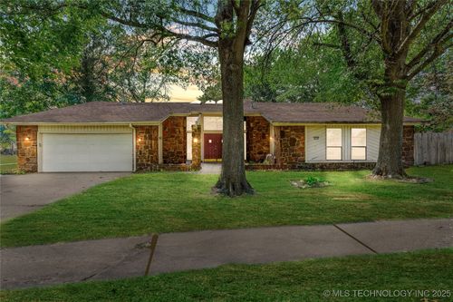 8300 S 3rd St, Broken Arrow, OK, 74011-8821 | Card Image
