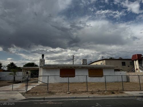 2645 Cedar Ave, Las Vegas, NV, 89101-3406 | Card Image