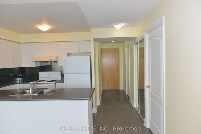 1810 - 60 Brian Harrison Way, Condo with 2 bedrooms, 1 bathrooms and null parking in Scarborough ON | Image 4