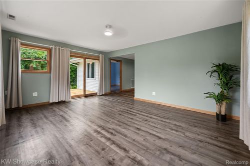 619 Elizabeth St, Milford, MI, 48381-1791 | Card Image