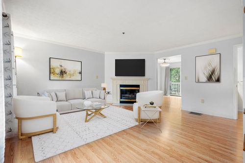 33 Beech Hill Ave, Manchester, NH, 03103-7800 | Card Image