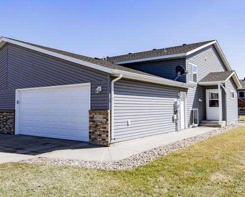 4754 34th Ave S, Fargo, ND, 58104-7091 | Card Image