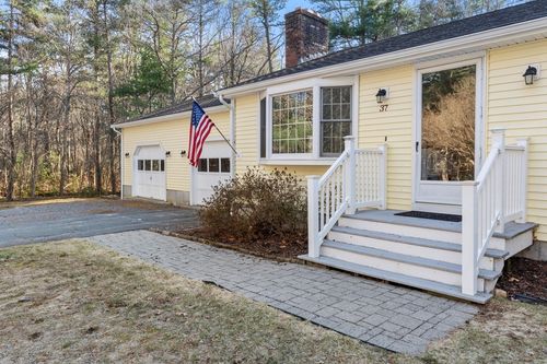 37 Stuart Rd, Rochester, MA, 02770-1201 | Card Image