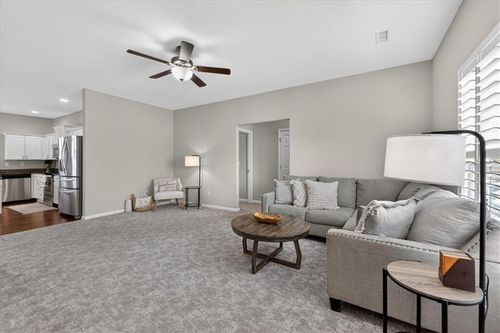 658 Ne 66th St, Gladstone, MO, 64118-4764 | Card Image