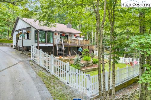 111 Wintergreen Way Rd, Beech Mountain, NC, 28604-8249 | Card Image