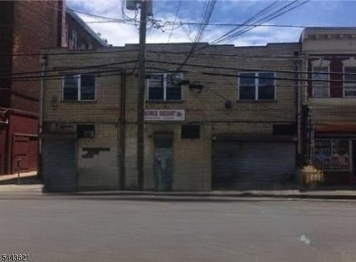 189 Monroe St, Passaic, NJ, 07055-6525 | Card Image