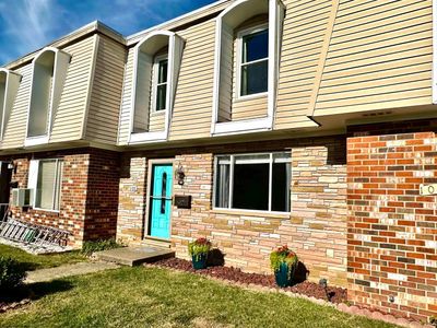 102 Pinewood Road, Condo with 2 bedrooms, 1 bathrooms and null parking in Clarksburg WV | Image 2