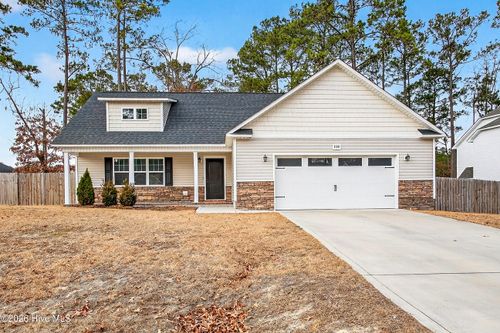 220 Westfield Dr, Richlands, NC, 28574-8009 | Card Image