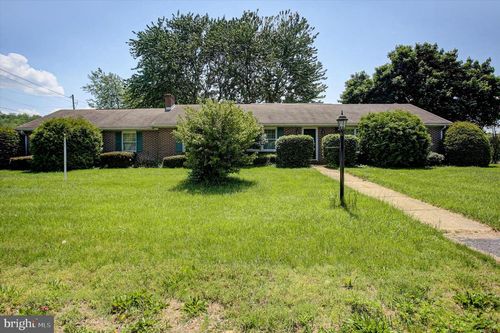 24-9699 Possum Hollow Rd, SHIPPENSBURG, PA, 17257-7937 | Card Image