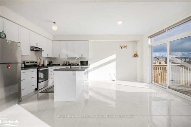 2 Beatrice Dr, House other with 3 bedrooms, 3 bathrooms and 2 parking in Wasaga Beach ON | Image 7