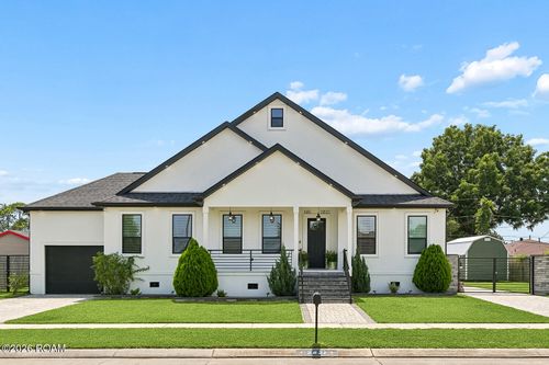 2821 Charles Dr, Chalmette, LA, 70043-3703 | Card Image