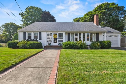 11 North St, Fairhaven, MA, 02719-3307 | Card Image