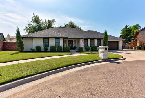 1001 Fountain Gate Cir, Norman, OK, 73072-3907 | Card Image