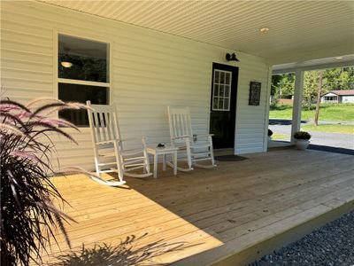 Side porch | Image 2