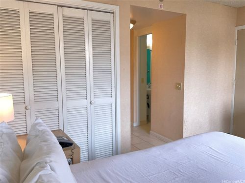 1012-444 Kanekapolei St, Honolulu, HI, 96815-3038 | Card Image