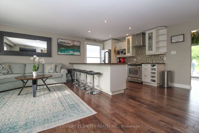 2046 Meadowview Rd, House other with 4 bedrooms, 3 bathrooms and 4 parking in Peterborough ON | Image 6