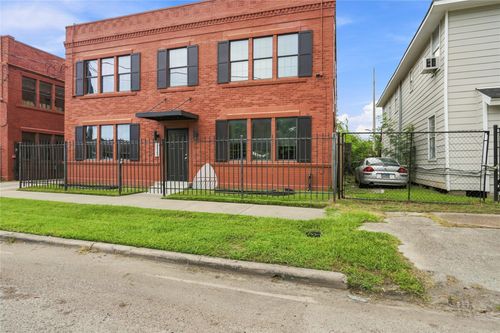 f-6825 Avenue C, Houston, TX, 77011-3656 | Card Image